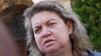 Киселова отвърна на удара на Борисов: Ходила съм само на празника на розата