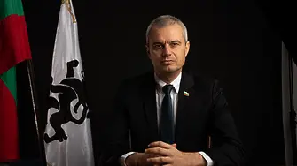 Костадин Костадинов: Кирил Петков пое ангажимент зеленият сертификат да отпадне