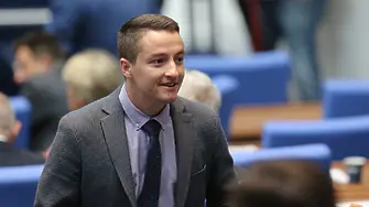Мат на президента? Какво целят ПП-ДБ?