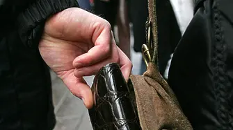 ”Беше голям шок”: Джебчийки откраднаха 600 лв. от жена в столичен мол