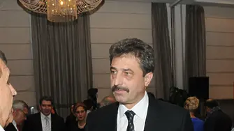 Цветан Василев: Василев, Пеевски и Борисов контролират двете национални телевизии чрез подставени лица