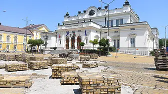 Определеният срок изтече: Забавяне в ремонта на жълтите павета