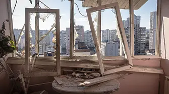 „Мога да сготвя борш, но мога и да те нокаутирам“: Все повече жени на фронта в Украйна