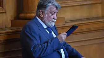 „Време е!”: Вежди Рашидов, Иван Гешев и Недялко Недялков позираха в обща снимка