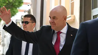 От хит към хикс: Тото се обяви за жертва с плагиатстван клип (видео)