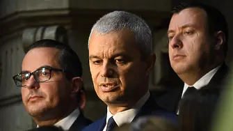 „Daily Telegraph“: Двама от задържаните за шпионаж вероятно имат връзки с „Възраждане“