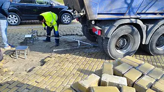 Определеният срок изтече: Забавяне в ремонта на жълтите павета