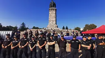 Слагат скеле около МОЧА, ще пази живота на гражданите