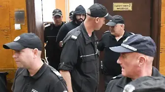Обвиняемият за нападението над Дебора остава в ареста