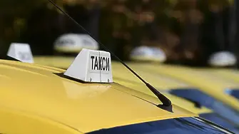 Задържаха българин за даване на подкуп на летището в Ниш