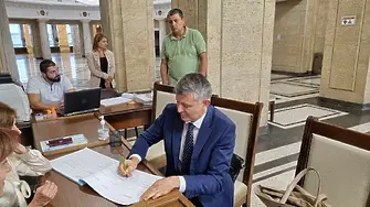 14 партии и 3 коалиции подадоха документи в ЦИК в първия ден за регистрация за местния вот