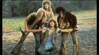 Музикална история еп. 51: „Walking On Sunshine“ на „Katrina And The Waves“