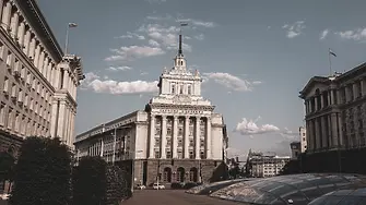 Според опозицията хаосът в земеделието се задълбочава, според управляващите диалог има (обзор)