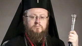 Граждани се събраха пред Руската църква в знак на несъгласие за нейното затваряне