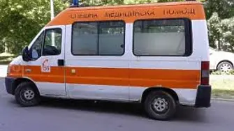12-годишно дете подкара автомобил и катастрофира, двама са ранени