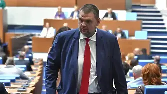 “Спасителят на Доган”, който “слезе от ефир”. Кой е Мустафа Карадайъ