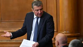 Акад. Денков: Няма индикации, че санкциите за руския петрол са заобикаляни