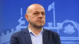 Акад. Денков за вота на недоверие: Очевидно истината няма никакво значение в дебатите