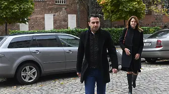Даниел Митов: Асен Василев харчи безразборно, за да изглежда добър, а Денков бяга от отговорност
