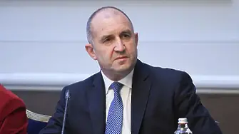 Пеевски с призив към Радев: Да обърне светлината към президентската институция