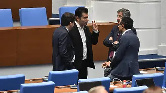 Депутатите избраха Белазелков и Атанасова за конституционни съдии