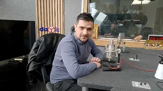 Протестиращите фермери се опитаха да нахлуят в Министерския съвет и изливаха мляко на жълтите павета