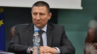 За един частен клуб и авторитета на съдебната система