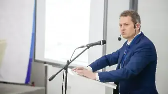 Икономистът говори: Гледайте, но без постове 