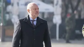 В НС изслушват Денков и Тагарев за посещението в Украйна