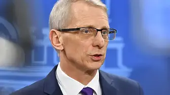 Снимки с куче, пачки и... главния секретар на МВР