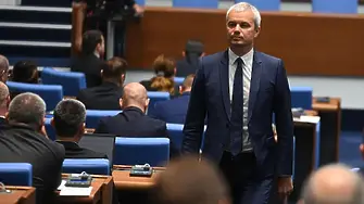 Конституционалисти: Не може да се търси политическа отговорност на служебен кабинет