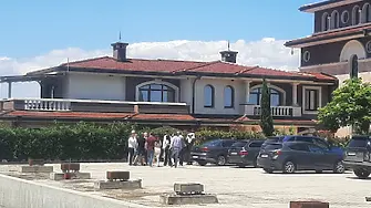Депутатите от ДПС на среща в Летните сараи на Доган, Рамадан Аталай е първи
