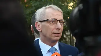 “Плаващи пясъци”. Според Денков случващото се в ДПС ще се отрази и на ГЕРБ