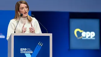 Роберта пита Урсула: ChatGPT ли ви пише домашните в ЕК?