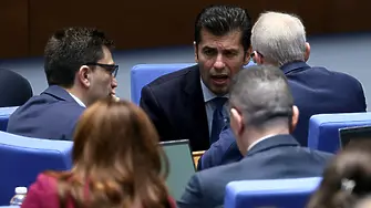 Упреци за корупция и искане на оставки заради “войната по пътищата”