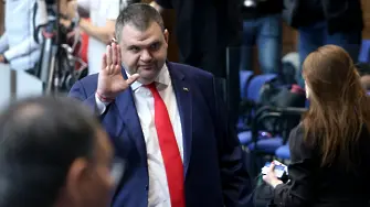 Срещу „правителството на Пеевски“: ДПС на Доган обяви, че ще подкрепи вота на недоверие (НА ЖИВО)