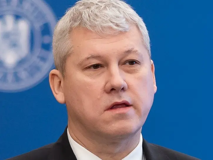 Бивш вътрешен министър поема временно премиерския пост в Румъния в тежка политическа криза