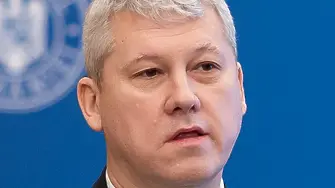 Бивш вътрешен министър поема временно премиерския пост в Румъния в тежка политическа криза