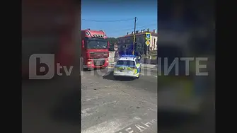 Въпреки новия светофар: тир помете мъж на пешеходната пътека в Кресна