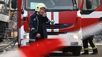 Кола се запали на АМ „Струма“ край Перник