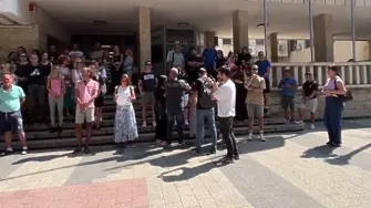 Пловдивчани на протест: Животът на прегазените с АТВ Христина и Мартин струва повече от домашен арест