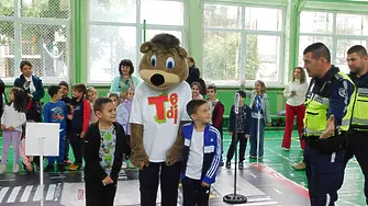 Шестото издание на образователната кампания „Пресичам безопасно с TEDI” стартира от Велико Търново.