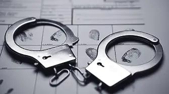 Двама мъже са задържани заради побой над техен съгражданин
