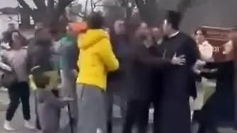 Скандал след Великден в Златоград: Меле между младежи и пиян свещеник