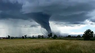 Торнадо в североизточните райони на Рим (ВИДЕО)