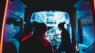 Жена заля с бензин приятеля си и го подпали, казал й „да си остане в кухнята“