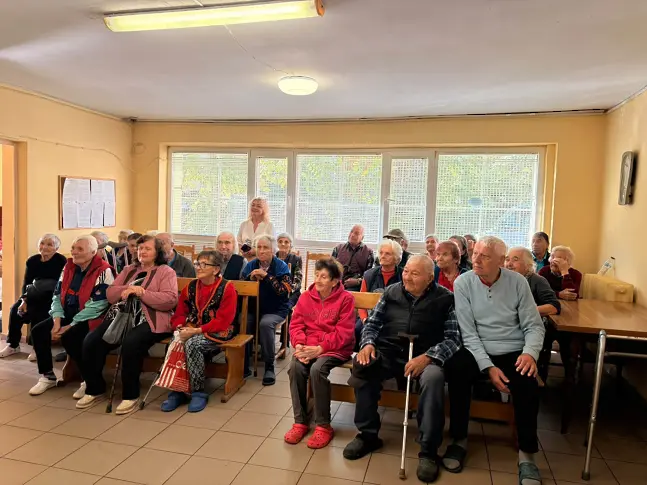 Във Враца поздравиха пенсионерски клубове по повод Международния ден на възрастните хора