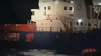 Танкер се запали край бреговете на Румъния: Разследват поредна атака с дронове