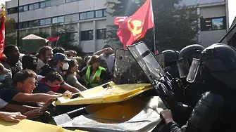Кризисна среща заради безредиците във Франция ще проведе премиерът Себастиен Льокорню