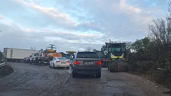 Затвориха обходния път на Враца за едномесечен ремонт, трафикът е пренасочен през града